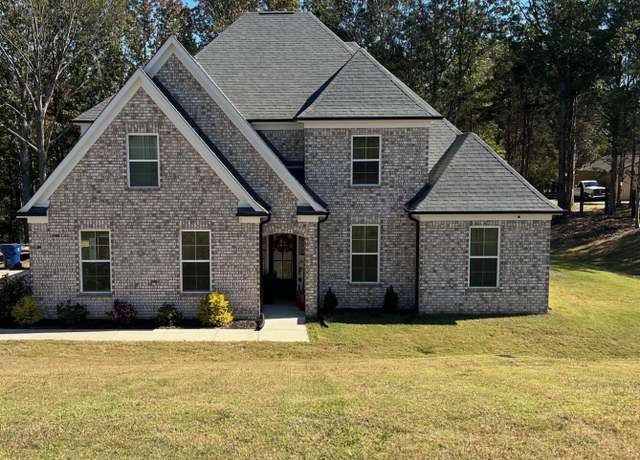 Property at 214 E Byhalia Creek Farms Rd, Byhalia, MS 38611, 5 beds, 3 baths