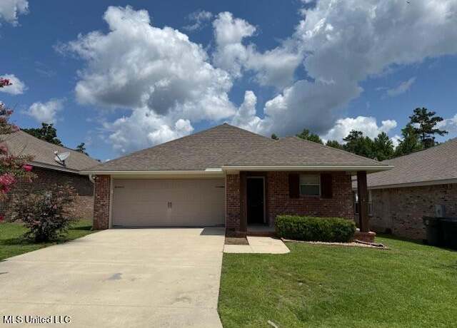 Property at 9 Crowns Pt, Hattiesburg, MS 39402, 3 beds, 2 baths