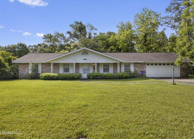 Property at 26 E 52nd St, Gulfport, MS 39507, 4 beds, 2 baths
