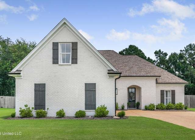 Property at 4040 E Vineyard Dr, Southaven, MS 38672, 3 beds, 2 baths
