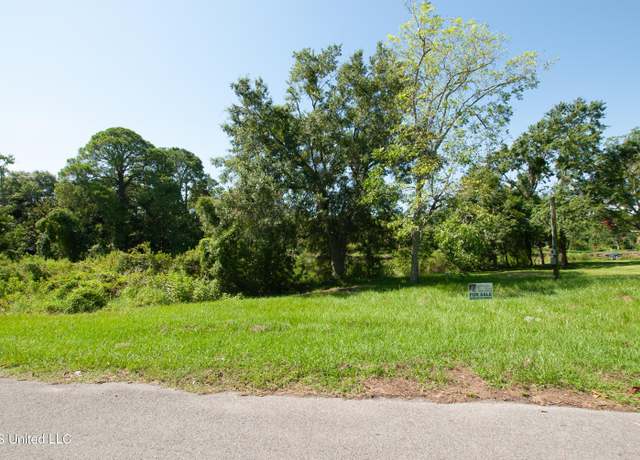 Property at 808 Communy Ave, Pascagoula, MS 39567