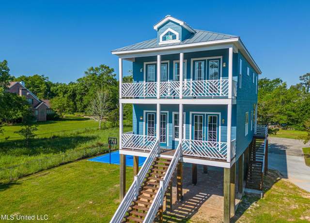 Property at 627 W Magnolia St, Gulfport, MS 39507, 3 beds, 3.5 baths