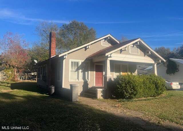Property at 106 Beatrice St, Greenwood, MS 38930, 2 beds, 1 bath