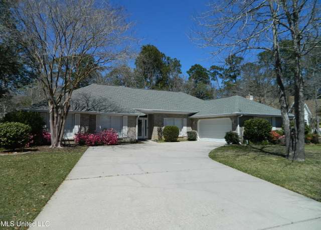 Property at 56115 E Diamondhead Dr, Diamondhead, MS 39525, 3 beds, 2 baths