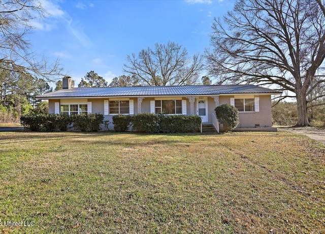 Property at 753 E Simpson Highway 28, Magee, MS 39111, 2 beds, 1.5 baths
