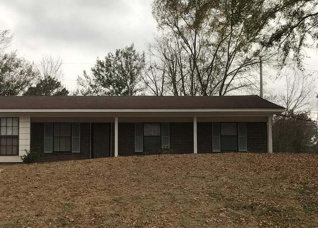 Property at 840 White Circle Cir, Grenada, MS 38901, 3 beds, 2 baths