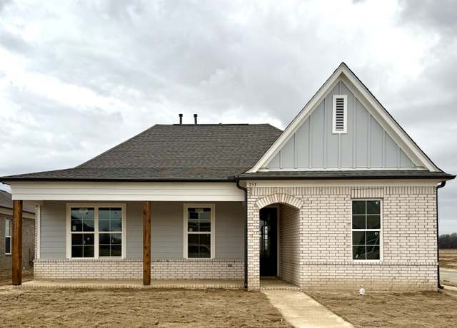 Property at 565 Sunflower St, Nesbit, MS 38651, 4 beds, 2 baths