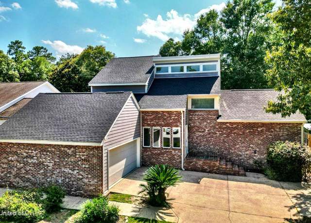 Property at 9922 Honalo Place Pl, Diamondhead, MS 39525, 3 beds, 2.5 baths