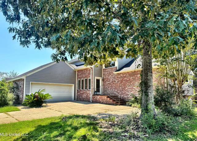 Property at 9922 Honalo Place Pl, Diamondhead, MS 39525, 3 beds, 2.5 baths