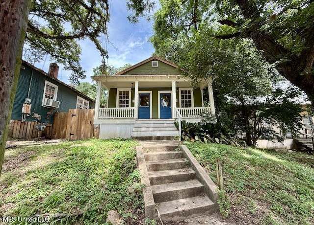 Property at 207 Saint Mary St, Natchez, MS 39120, 4 beds, 2 baths