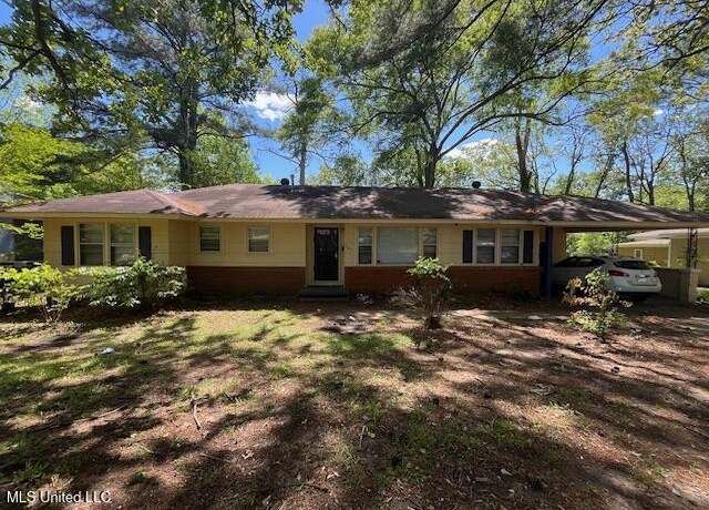 Property at 245 Shady Cir, Jackson, MS 39204, 3 beds, 2 baths