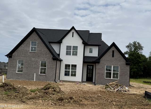 Property at 7668 Newbury Dr, Olive Branch, MS 38654, 5 beds, 3 baths
