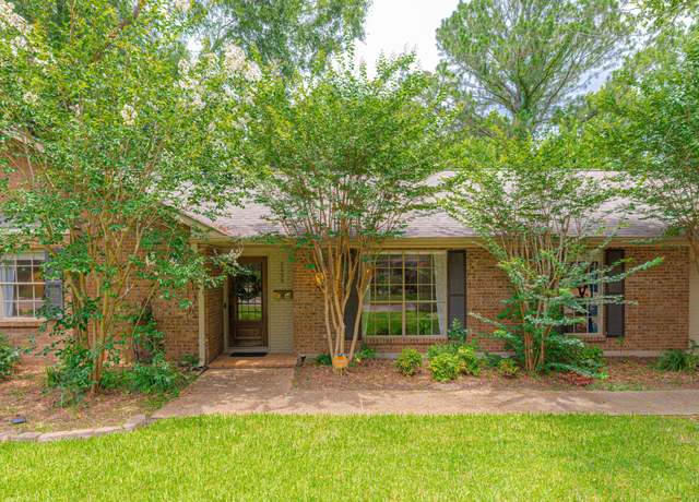 Property at 5496 River Thames Rd, Jackson, MS 39211, 4 beds, 2 baths