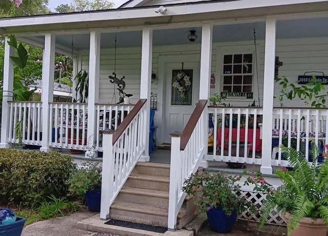 Property at 1010 Lincoln Dr, Bay Saint Louis, MS 39520, 2 beds, 1 bath