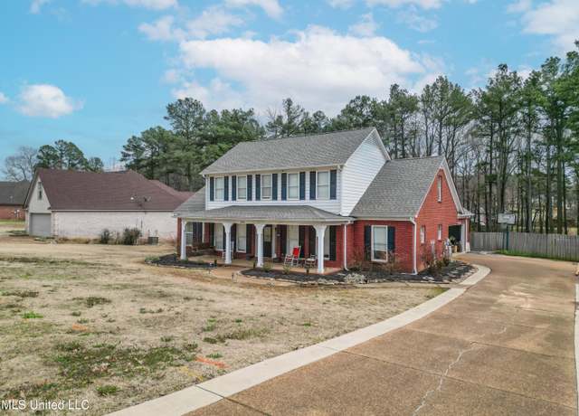 Property at 10065 Lacy Dr, Olive Branch, MS 38654, 4 beds, 2.5 baths
