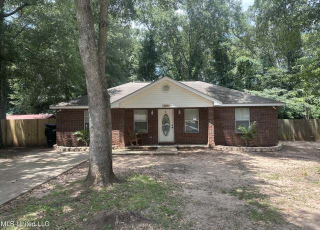 Property at 105 Meadow St, Lucedale, MS 39452, 3 beds, 2 baths