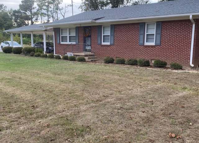 Property at 620 Salem Ave, Holly Springs, MS 38635, 3 beds, 2 baths