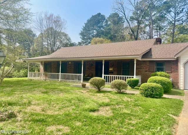 Property at 4515 Ridgewood Rd, Jackson, MS 39211, 4 beds, 2 baths