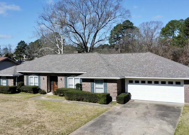 Property at 1215 Cliffdale Dr, Clinton, MS 39056, 3 beds, 2 baths