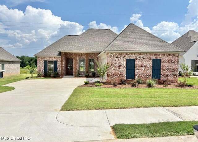 Property at 212 Azure Dr, Canton, MS 39046, 3 beds, 2 baths