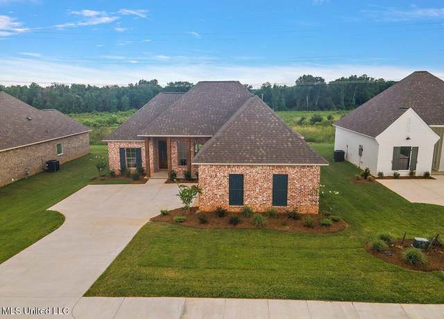 Property at 212 Azure Dr, Canton, MS 39046, 3 beds, 2 baths