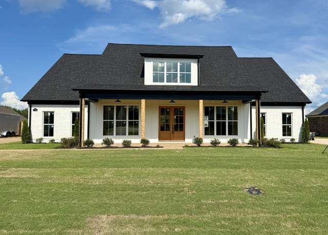 Property at 1794 Bakersfield Way, Nesbit, MS 38651, 5 beds, 4 baths