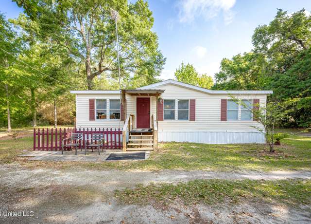 Property at 8708 Maple Ave, Ocean Springs, MS 39564, 3 beds, 2 baths