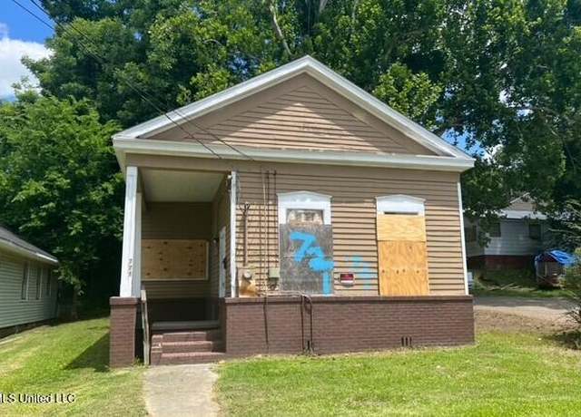 Property at 721 Adams St, Vicksburg, MS 39183, 3 beds, 1 bath