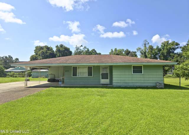 Property at 4809 29th St, Gulfport, MS 39501, 2 beds, 1 bath