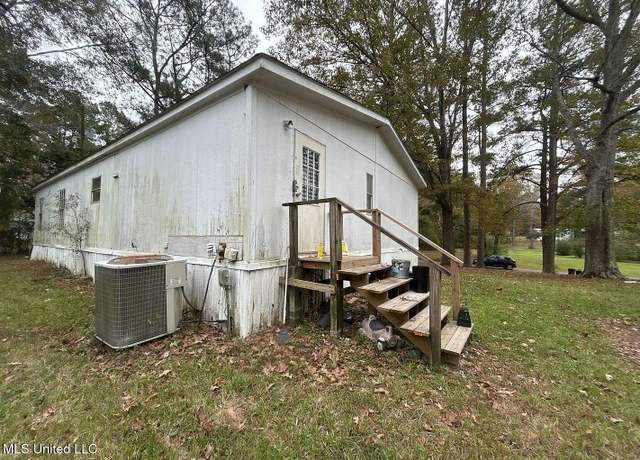 Property at 121 Frazier Rd, Florence, MS 39073, 4 beds, 2.5 baths