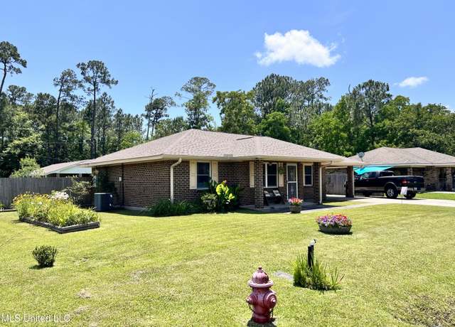 Property at 1001 Rue De Lasalle St, Waveland, MS 39576, 3 beds, 1.5 baths