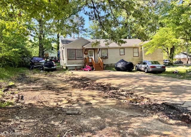 Property at 1789 Dorgan St, Jackson, MS 39204, 3 beds, 2 baths