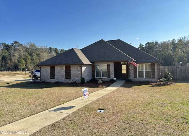 Property at 205 NW Dolly Ln, Magee, MS 39111, 3 beds, 2 baths