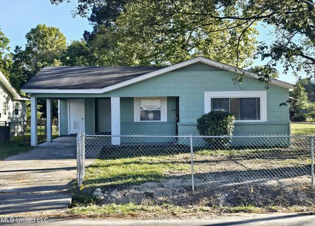 Property at 606 S Martin Luther King Dr, Canton, MS 39046, 3 beds, 1 bath
