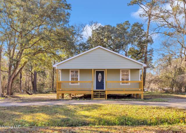 Property at 1119 Edna St, Waveland, MS 39576, 3 beds, 2 baths