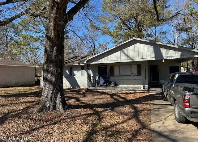 Property at 1052 Cooper Rd, Jackson, MS 39212, 3 beds, 2 baths