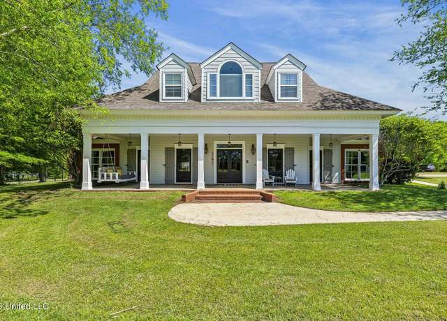 Property at 109 Plantation Dr, Madison, MS 39110, 5 beds, 3.5 baths