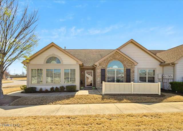 Property at 8731 Parkview Oaks Cir, Olive Branch, MS 38654, 2 beds, 2 baths