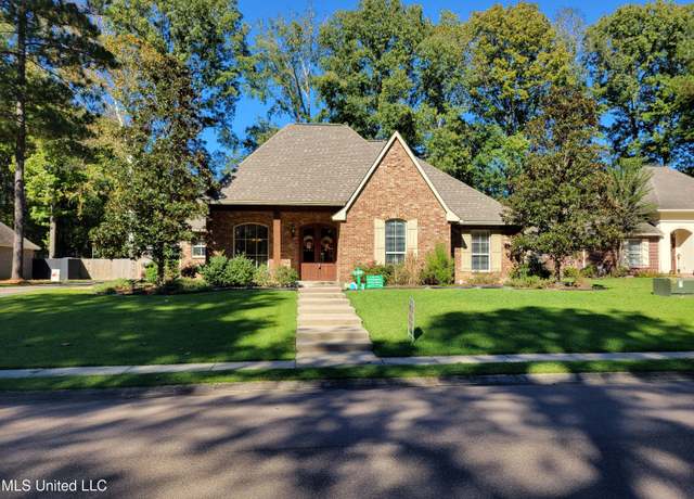 Property at 3 Nottaway Trl, Natchez, MS 39120, 5 beds, 2.5 baths