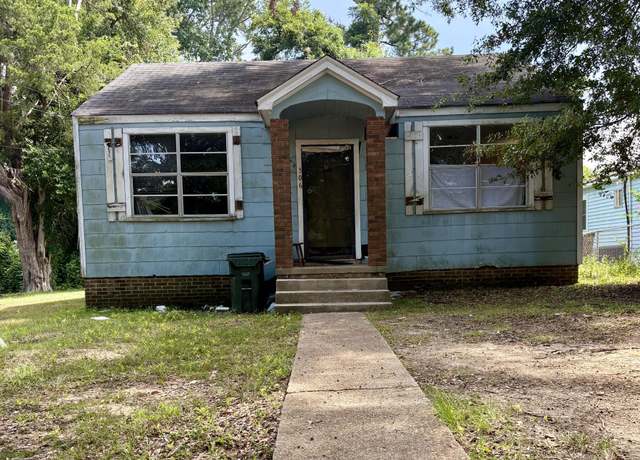 Property at 506 E 1st St, Natchez, MS 39120, 2 beds, 1 bath
