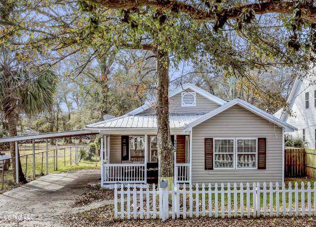 Property at 1112 Robinson St, Ocean Springs, MS 39564, 3 beds, 2 baths