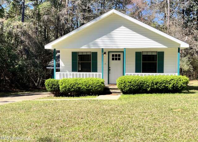 Property at 9512 Lono Pl, Diamondhead, MS 39525, 3 beds, 2 baths