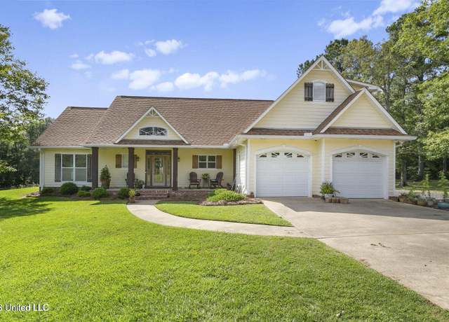 Property at 355 Louise Ln, Brandon, MS 39042, 3 beds, 2 baths
