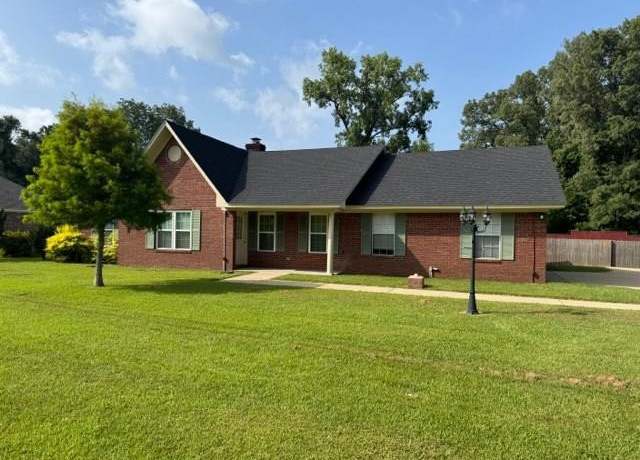 Property at 107 Singing Hills Cv, Vicksburg, MS 39180, 3 beds, 2 baths