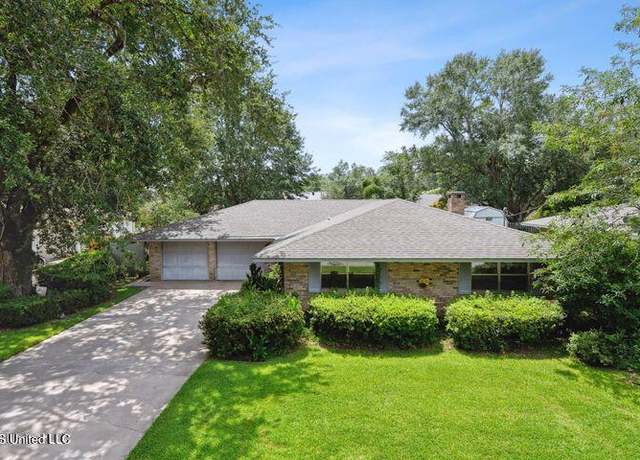 Property at 786 Maui Pl, Diamondhead, MS 39525, 3 beds, 2 baths
