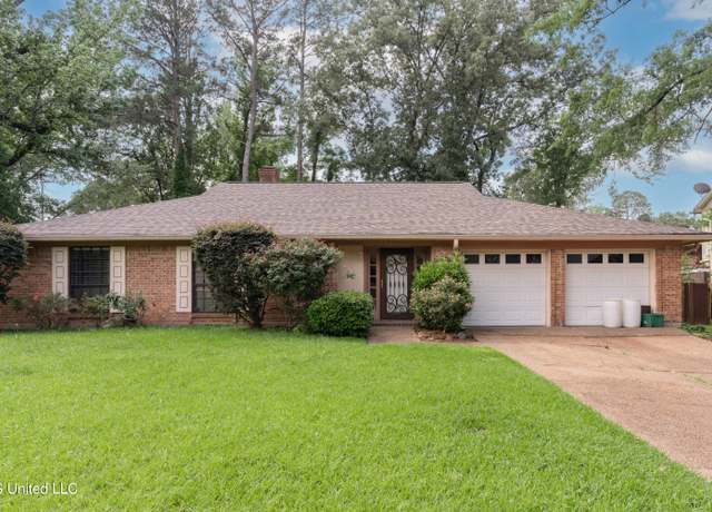 Property at 504 Hampton St, Clinton, MS 39056, 3 beds, 2 baths
