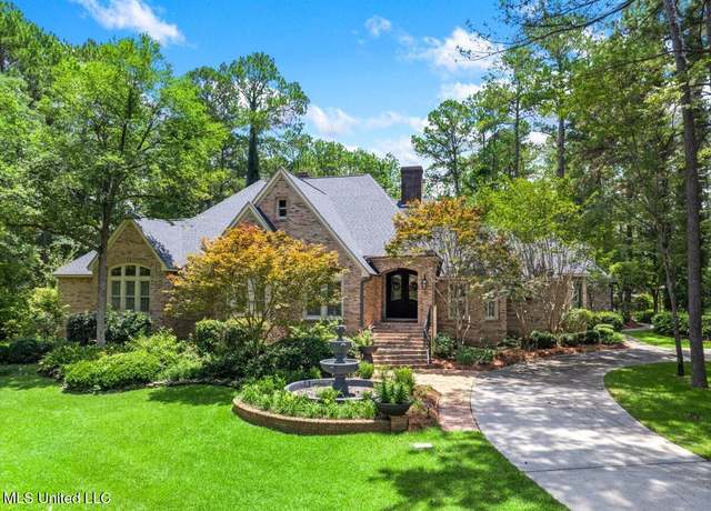 Property at 2 Indian Bayou Rd, Hattiesburg, MS 39402, 6 beds, 6.5 baths