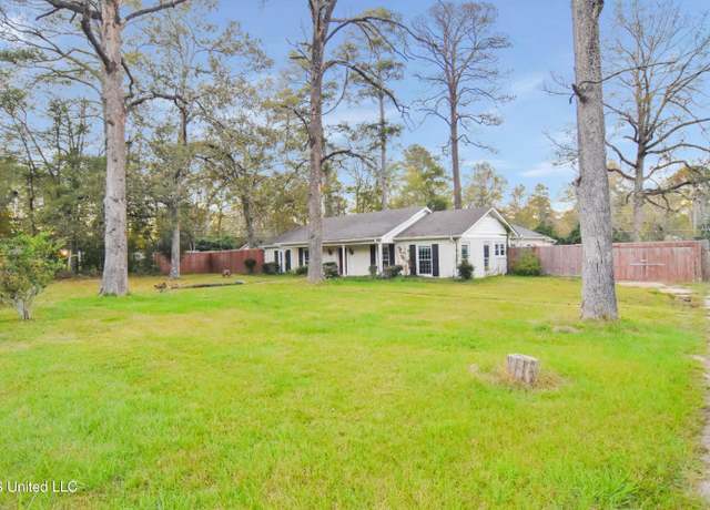 Property at 604 Bailey St, Forest, MS 39074, 3 beds, 4 baths
