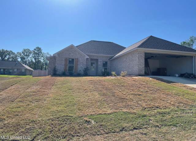 Property at 104 Madisonville Dr, Canton, MS 39046, 4 beds, 2 baths