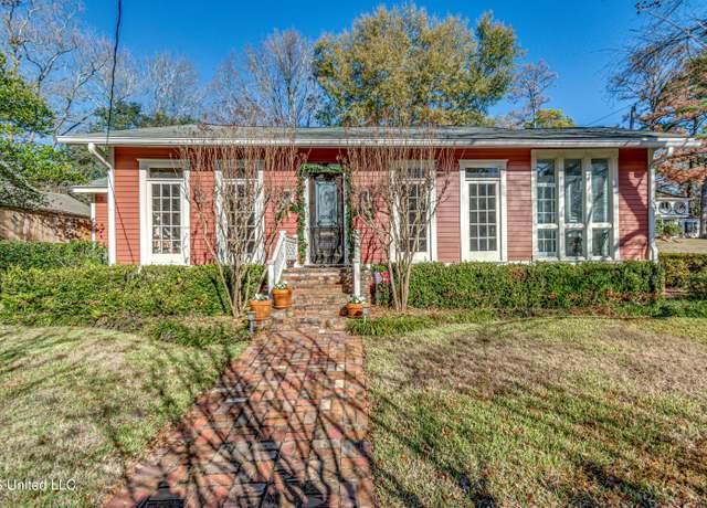 Property at 850 Fairview St, Jackson, MS 39202, 3 beds, 2 baths